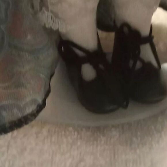 Dynasty Sweetheart Porcelain Doll 17" Talk. Long Wavy Hair, Victorian Style. - Picture 5 of 8